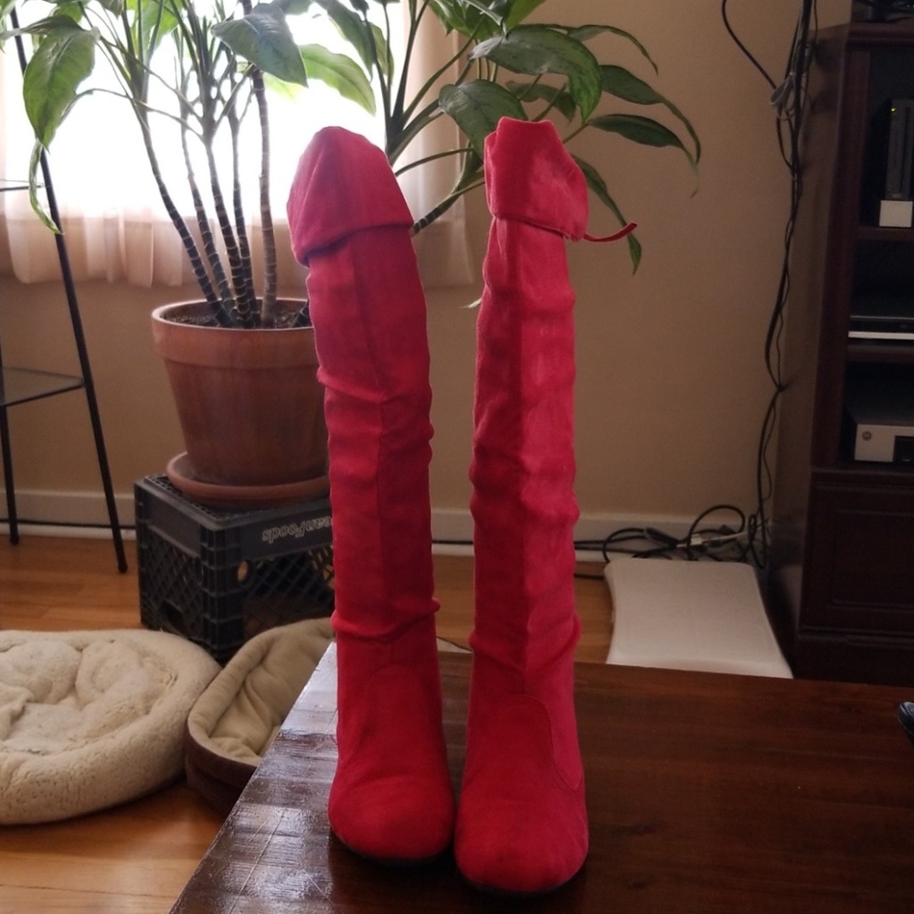 Red velvet boot, Don't wear anymore